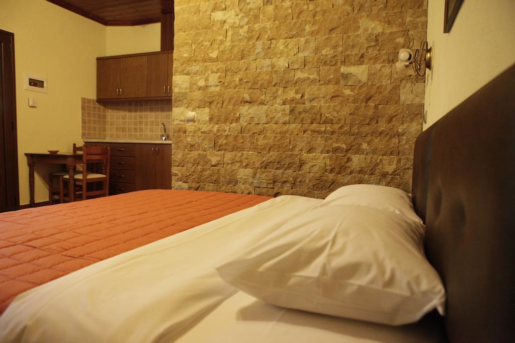 Xenonas Platia Apartment กาโต ลูตรากี ภายนอก รูปภาพ