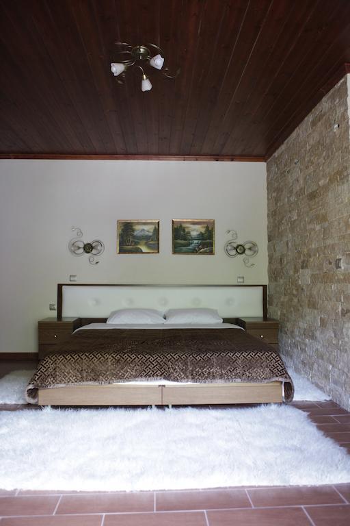 Xenonas Platia Apartment กาโต ลูตรากี ภายนอก รูปภาพ