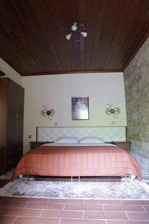 Xenonas Platia Apartment กาโต ลูตรากี ภายนอก รูปภาพ