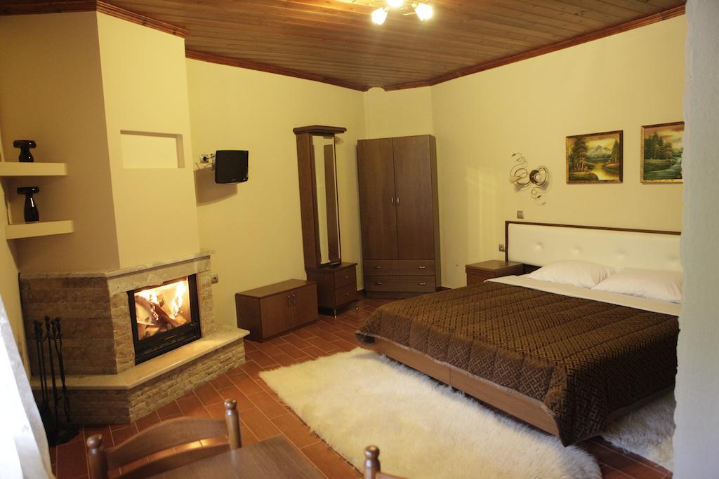 Xenonas Platia Apartment กาโต ลูตรากี ภายนอก รูปภาพ