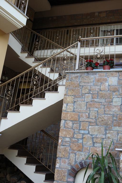 Xenonas Platia Apartment กาโต ลูตรากี ภายนอก รูปภาพ