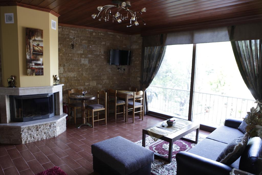 Xenonas Platia Apartment กาโต ลูตรากี ภายนอก รูปภาพ