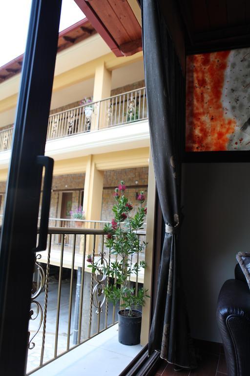 Xenonas Platia Apartment กาโต ลูตรากี ภายนอก รูปภาพ