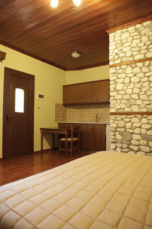 Xenonas Platia Apartment กาโต ลูตรากี ภายนอก รูปภาพ